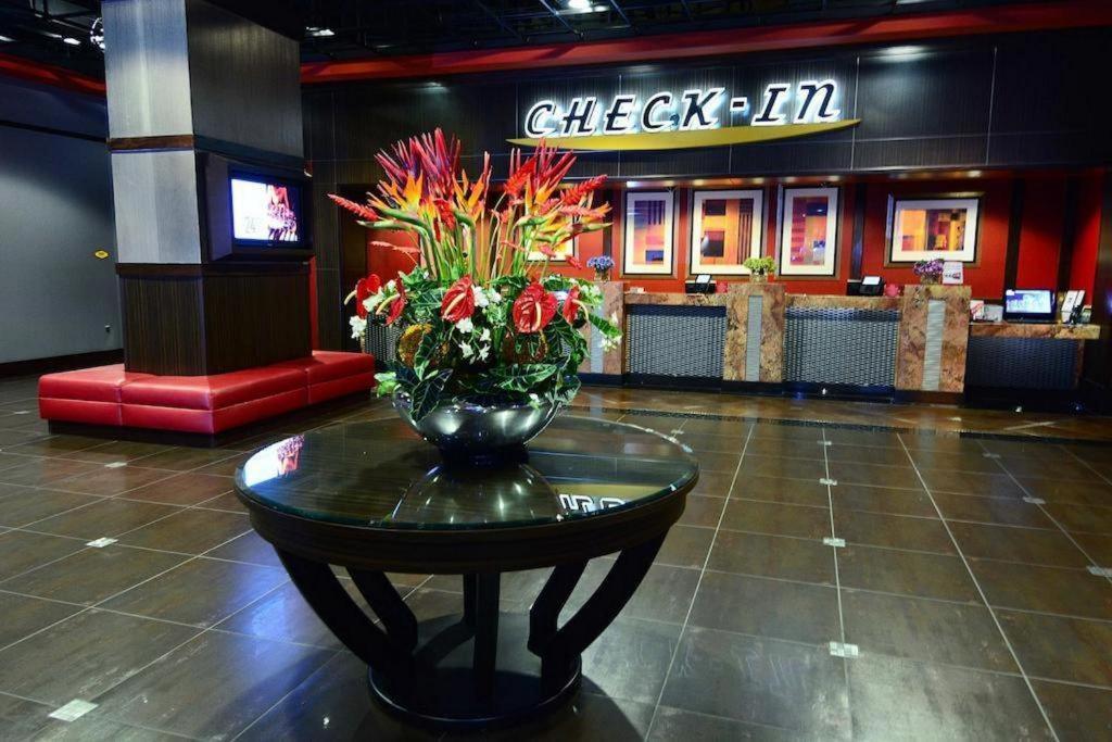 Eastside Cannery Casino 3*