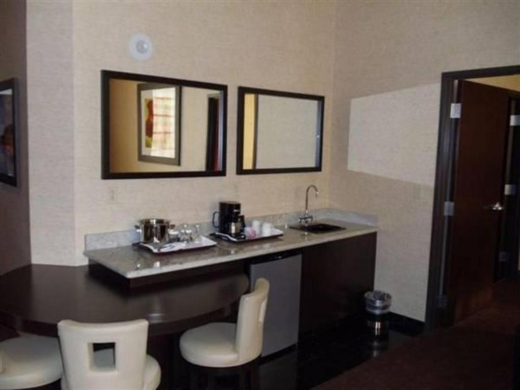 Eastside Cannery Casino Resort 3*