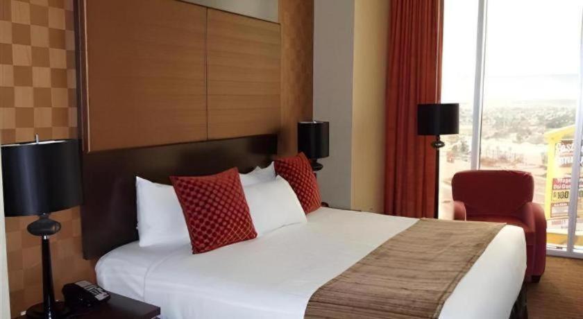 Eastside Cannery Casino 3*